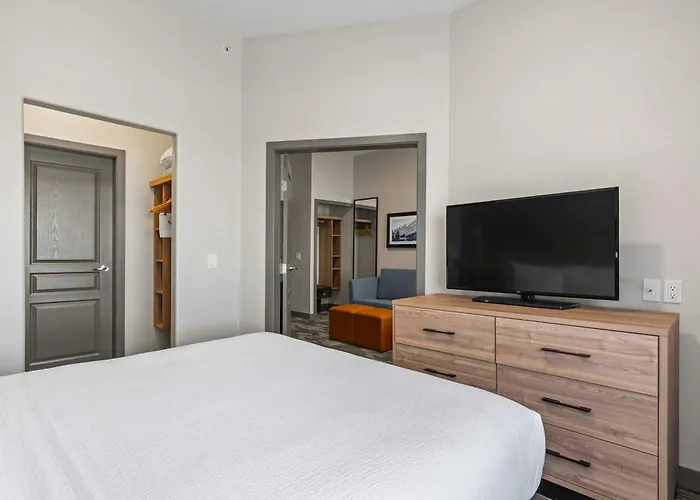 Sandman Hotel & Suites Calgary West
